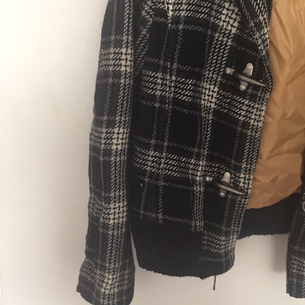 Jacket - Picture 2 of 6